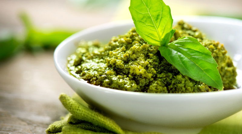 Bazalkové pesto